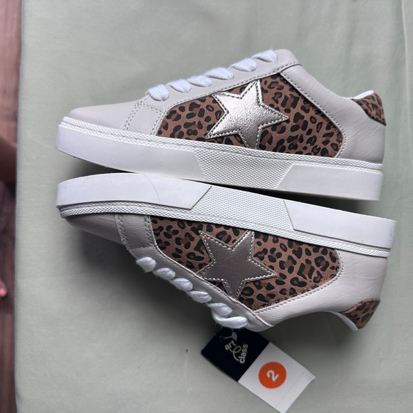 Art Class Kaitlyn Star Court Sneakers Cheetah Leopard Athletic Comfort - Picture 6 of 8